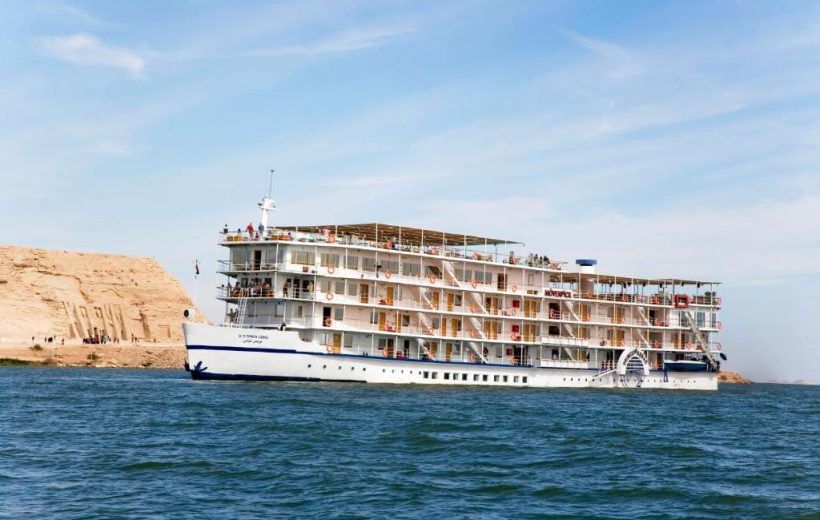 Movenpick Prince Abbas Lake Cruise